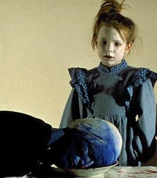 Wie hart ist es, die Tochter von Helnwein zu sein?